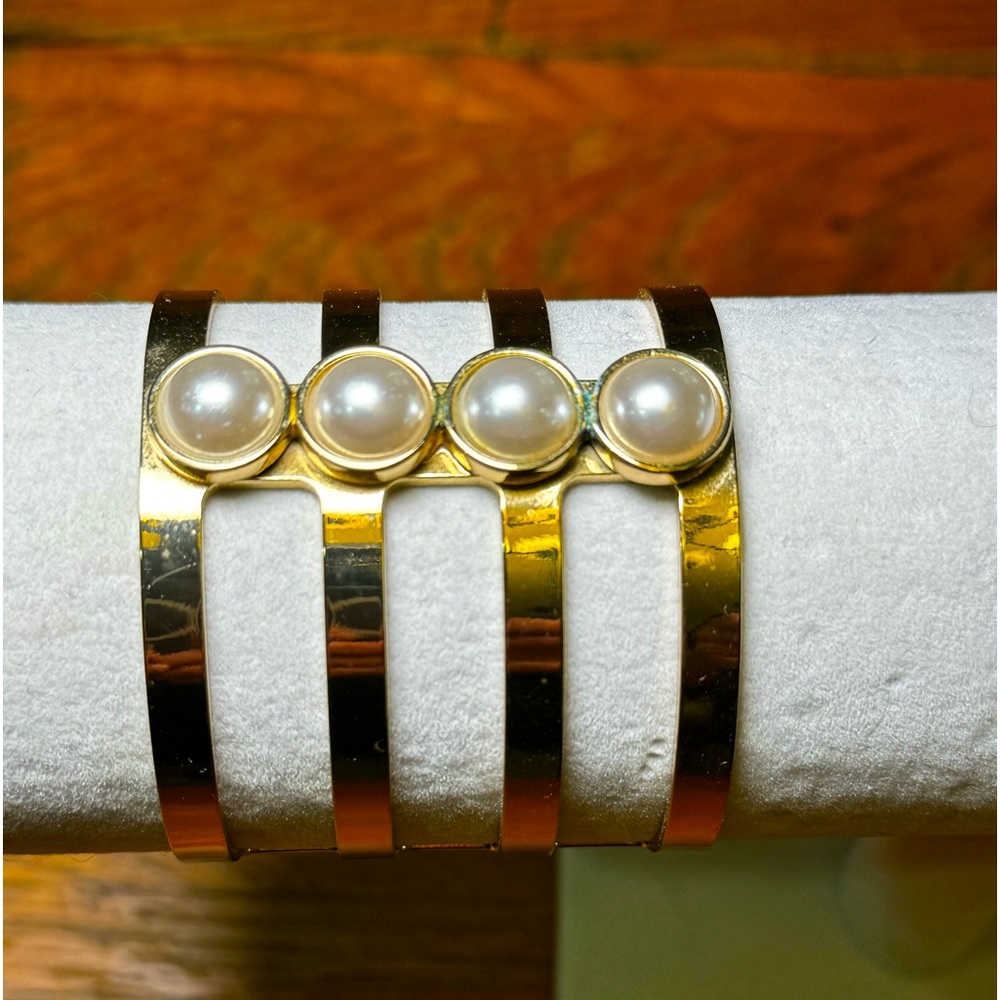 Pearl cuff bracelet